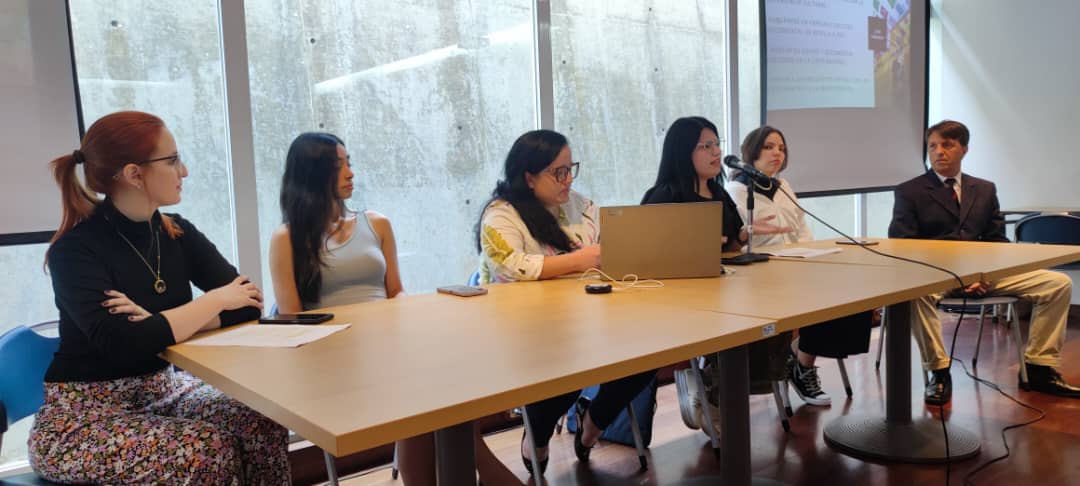 EXPERIENCIAS COIL DE DOCENTES Y ESTUDIANTES EN LA ESCUELA DE CIENCIAS SOCIALES